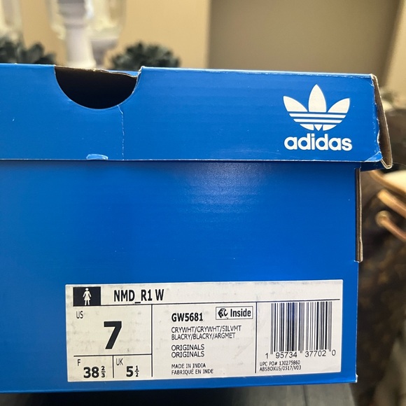 NEW Adidas NMD R1 Women’s Velour Crystal White & Silver Chrome Sz 7 - Picture 13 of 13